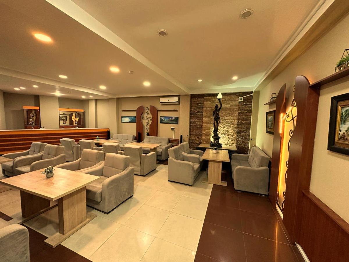 G Bakuri Hotel Batumi Luaran gambar