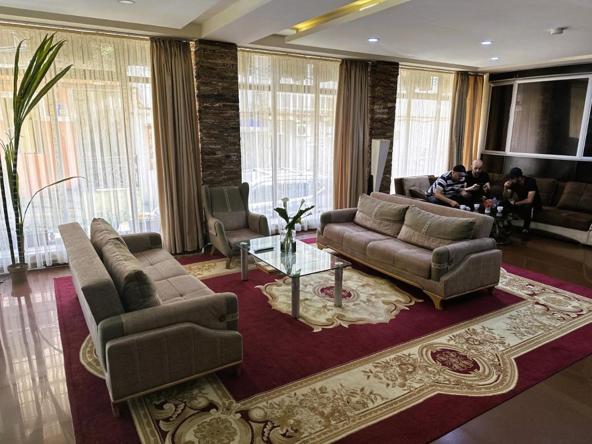 G Bakuri Hotel Batumi Luaran gambar
